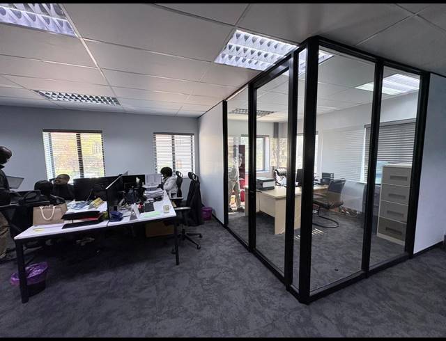 461M² OFFICE TO LET IN VORNA VALLEY